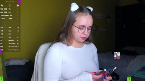 Lily online show from 11/26/25, 07:48