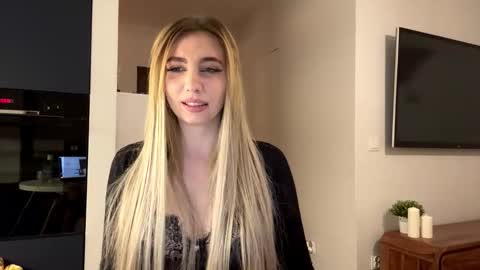 Lily online show from 03/16/26, 06:34