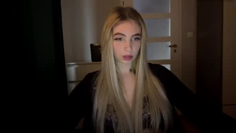 Lily online show from 05/11/26, 04:48