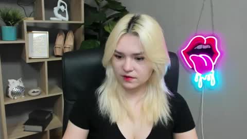 Lily online show from 03/15/26, 07:25