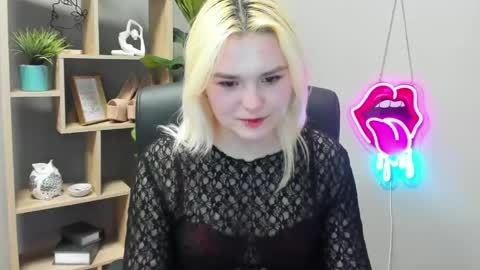 Lily online show from 04/23/26, 12:29
