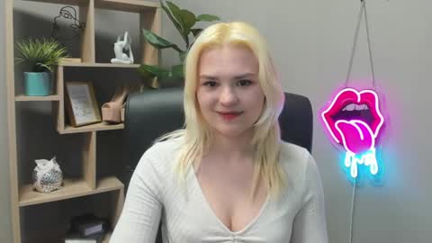 Lily online show from 04/29/26, 07:01