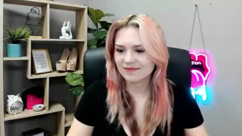 Snapshot of lilysweetxo chatting on 07/02/26, 06:41 Lily online show from 07/02/26, 06:41