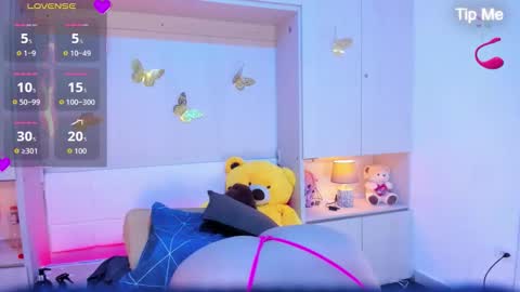 lilywhitee1 online show from 02/12/26, 12:16