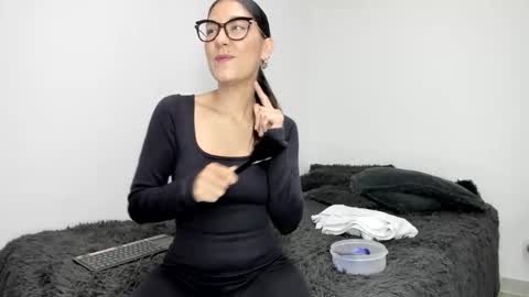 Snapshot of lina__mandarina chatting on 10/24/25, 08:27 Lina Mandarina online show from 10/24/25, 08:27