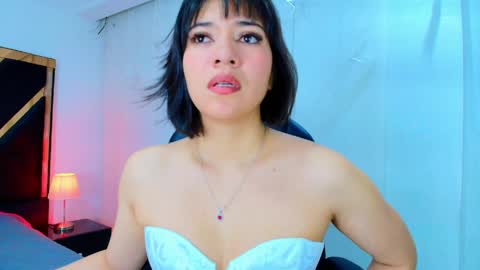 Snapshot of lina_bedoya chatting on 04/10/26, 11:37 Lina Bedoya online show from 04/10/26, 11:37