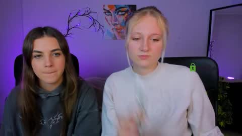 lina_fox12 online show from 10/01/25, 12:55