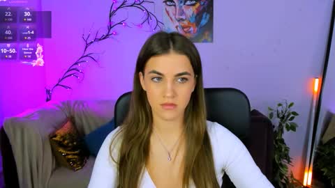 lina_fox12 online show from 10/16/25, 12:28