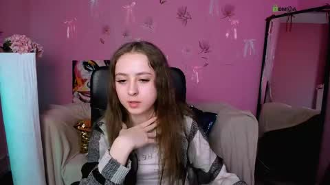 lina_fox12 online show from 04/20/26, 12:19