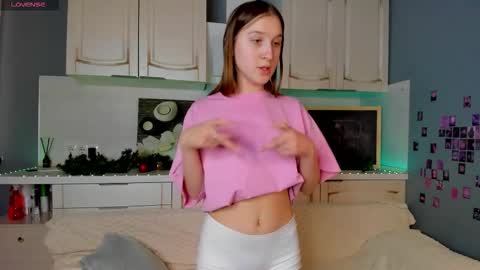 lina_massey online show from 03/19/26, 01:31