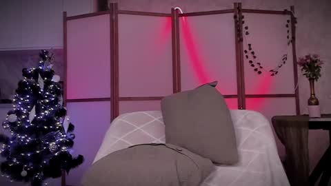 Snapshot of lina_n_kitty chatting on 12/16/24, 08:41 Lina - online show from 12/16/24, 08:41