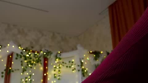 Snapshot of lina_n_kitty chatting on 02/17/25, 05:21 Lina - online show from 02/17/25, 05:21