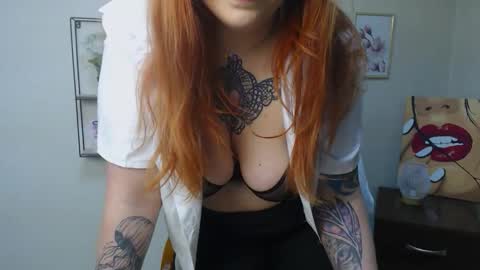 lina_ri online show from 11/22/25, 10:09