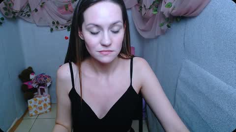 Snapshot of lina_star_s chatting on 12/17/24, 09:50 Lina online show from 12/17/24, 09:50