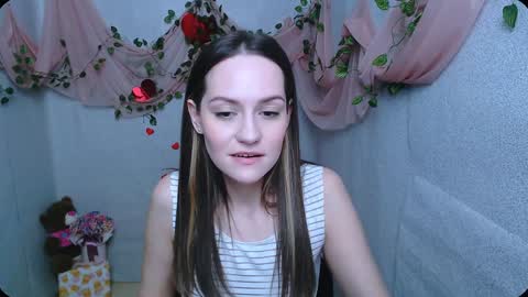 Snapshot of lina_star_s chatting on 12/21/24, 06:19 Lina online show from 12/21/24, 06:19