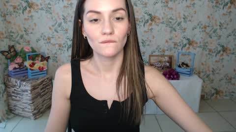 Snapshot of lina_star_s chatting on 02/04/25, 09:49 Lina online show from 02/04/25, 09:49