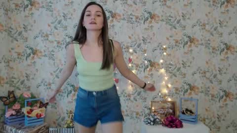 Snapshot of lina_star_s chatting on 02/10/25, 10:20 Lina online show from 02/10/25, 10:20