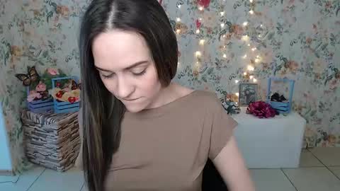 Snapshot of lina_star_s chatting on 02/21/25, 06:40 Lina online show from 02/21/25, 06:40