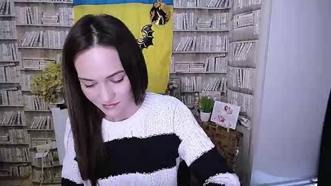 Snapshot of lina_star_s chatting on 10/18/25, 09:32 Lina online show from 10/18/25, 09:32