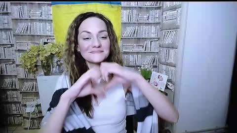 Snapshot of lina_star_s chatting on 12/16/25, 04:01 Lina online show from 12/16/25, 04:01