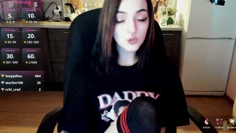 Lina 3  1715622743 online show from 12/19/24, 11:18