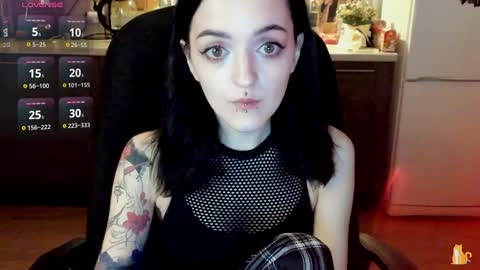 Lina 3  1715622743 online show from 01/04/25, 03:17