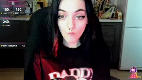 Lina 3  1715622743 online show from 02/06/25, 10:48