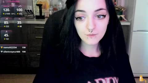 Lina 3  1715622743 online show from 02/25/25, 10:47