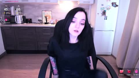 Lina 3  1715622743 online show from 10/13/25, 12:16