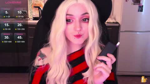 Lina 3  1715622743 online show from 10/28/25, 07:45