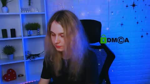 linaa_dolly online show from 06/08/26, 01:33