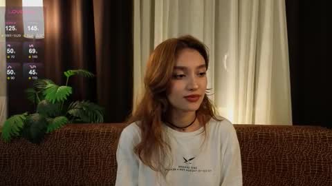 Lina online show from 09/13/25, 08:52