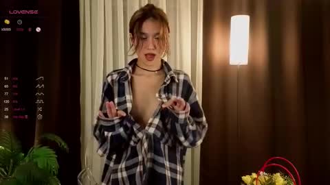 Lina online show from 10/17/25, 05:48