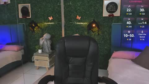 Lina  online show from 11/06/25, 12:06