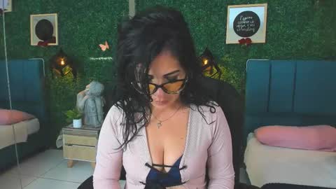 Lina  online show from 11/08/25, 11:43