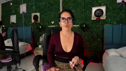 Lina  online show from 11/20/25, 11:54