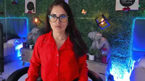 Snapshot of linagh chatting on 05/11/26, 11:27 Lina online show from 05/11/26, 11:27