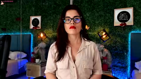 Snapshot of linagh chatting on 05/29/26, 11:30 Lina online show from 05/29/26, 11:30