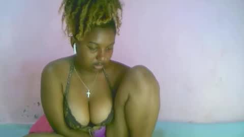 linah1123 online show from 10/03/25, 11:29