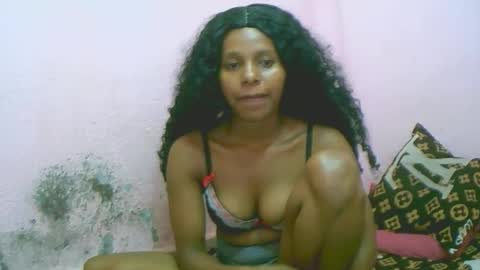 linah1123 online show from 12/22/25, 12:40