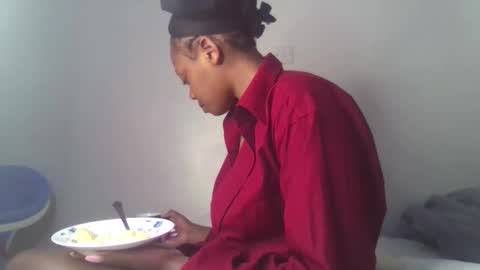 linahusu online show from 11/22/25, 09:30