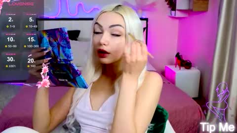 I am Lina online show from 10/04/25, 02:15