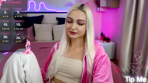 I am Lina online show from 10/18/25, 02:29