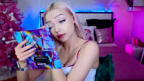 I am Lina online show from 01/12/26, 06:35