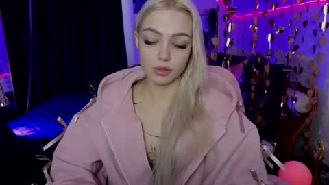 I am Lina online show from 03/23/26, 10:08