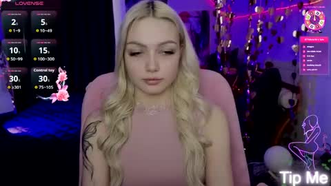 I am Lina online show from 04/14/26, 10:10