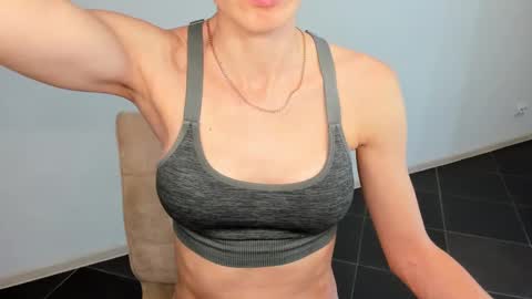 LinaLivee online show from 01/25/25, 09:25