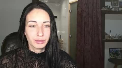 LinaLivee online show from 10/20/25, 07:14