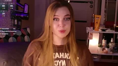  Lina Milkovich  online show from 04/18/26, 07:58