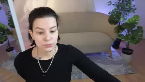 linanight online show from 11/22/25, 09:58